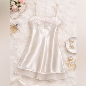 Intimo Amore Champagne Satin Slip Nightgown Floral Lace Trim XS Lingerie Soft